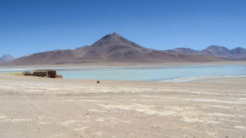 Laguna Blanca (white lagoon)