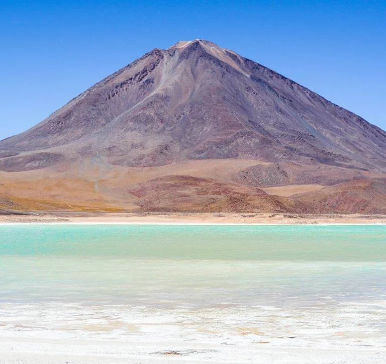 Laguna Verde (lagoa verde)